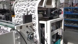 Автоматическая машина для высечки заготовок бумажных стаканов