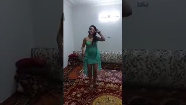 Красивый танец от красавецы