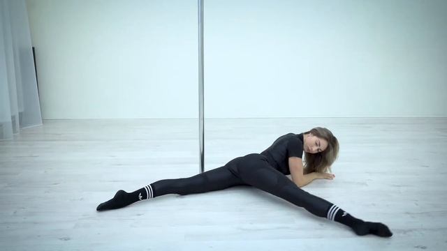 Простая связка. Элементы Pole dance. смотреть онлайн