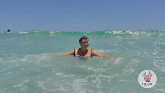 И как купаться в отлив? Южно китайское море, пляж, бухта Дадунхай, Санья, Хайнань, Китай,август 2024 смотреть онлайн