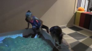Пол это лава Челлендж  The Floor is Lava Challenge at the Playground