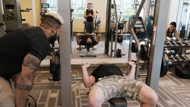 225x36 Reps| Hotel Bench Off | Loser Jumps Off Stratosphere | Ft. Doug Censor & Furious Pete смотреть онлайн