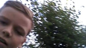 Играем в жмурки с братьями и друзьями