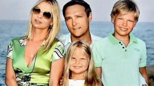 Владимир Машечкин. Лепестками роз! Новая версия. Для Юры Шатунова и Его Семьи! 💓🎵🌹☀️🤗👍.mp4