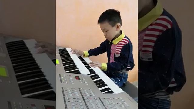 Low Zhuo Yeh: Twinkle Twinkle Little Star