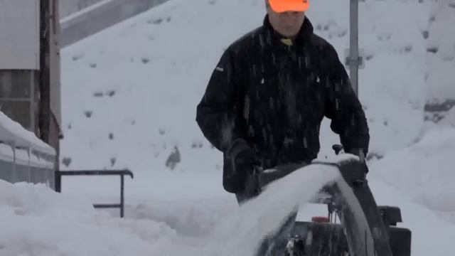 Фрезерно-роторные снегоочистители Karcher – в действии!