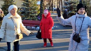 ВОТ И ПРИГЛАСИЛА ТЫ МЕНЯ НА ДЕНЬ РОЖДЕНИЯ!💃🕺🙂/ТАНЦЫ В ПАРКЕ ГОРЬКОГО ХАРЬКОВ ФЕВРАЛЬ 2022