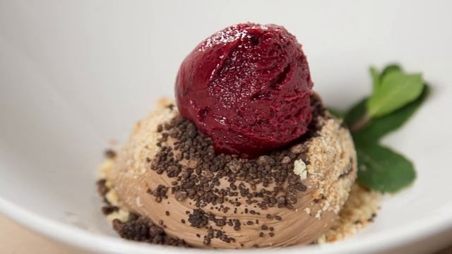 Десерт Шоколадная лава в гранд-кафе АМПИР! смотреть онлайн