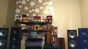 Tannoy Revolution XT 8F vs KEF Reference 105/3