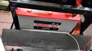 ЗАРЯД АККУМУЛЯТОРА  СТ132 Ач,  на АЗУ  VICTRON ENERGY 12/ 25 A(  IP67 ). Температурная компенсация