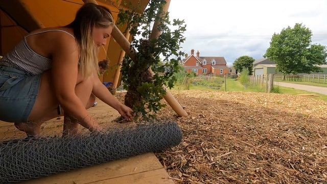 Designing an ECO- friendly floral installation for my TIPI {NO FLORAL FOAM}