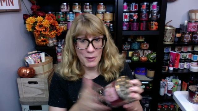 Bath & Body Works Apple Pie Candle Review for Fall 2020 смотреть онлайн