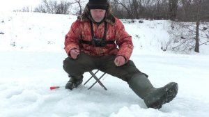 Рыбалка на плотву  в январе на речке.