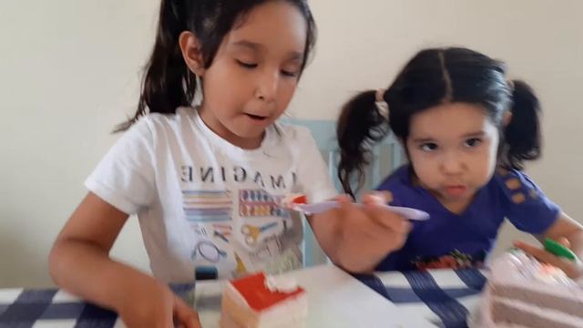 Asian Tea Cakes(Taro, Mango,Strawberry) Mukbang смотреть онлайн