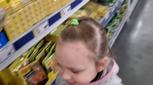 24 ЧАСА МАЛЕНЬКОЕ Против БОЛЬШОГО ЧЕЛЛЕНДЖ MAXI VS mini CHALLENGE Лика VS Милана