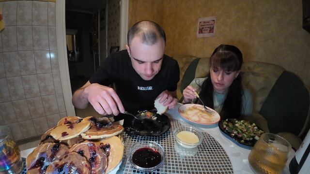 МУКБАНГ АЗУ ГОВЯДИНЫ С МАКАРОНАМИ / ПАНКЕЙКИ / САЛАТ / ОБЖОР EATING MUKBANG ASMR АСМР
