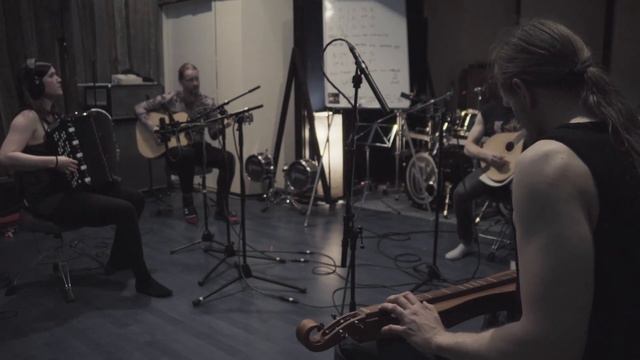 Ensiferum - Unettomaan Aikaan (TRACKING IN THE STUDIO)