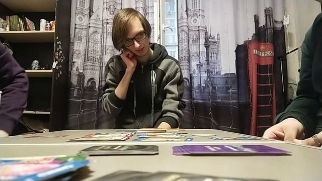 3 додика пытаються играть в настолку смотреть онлайн