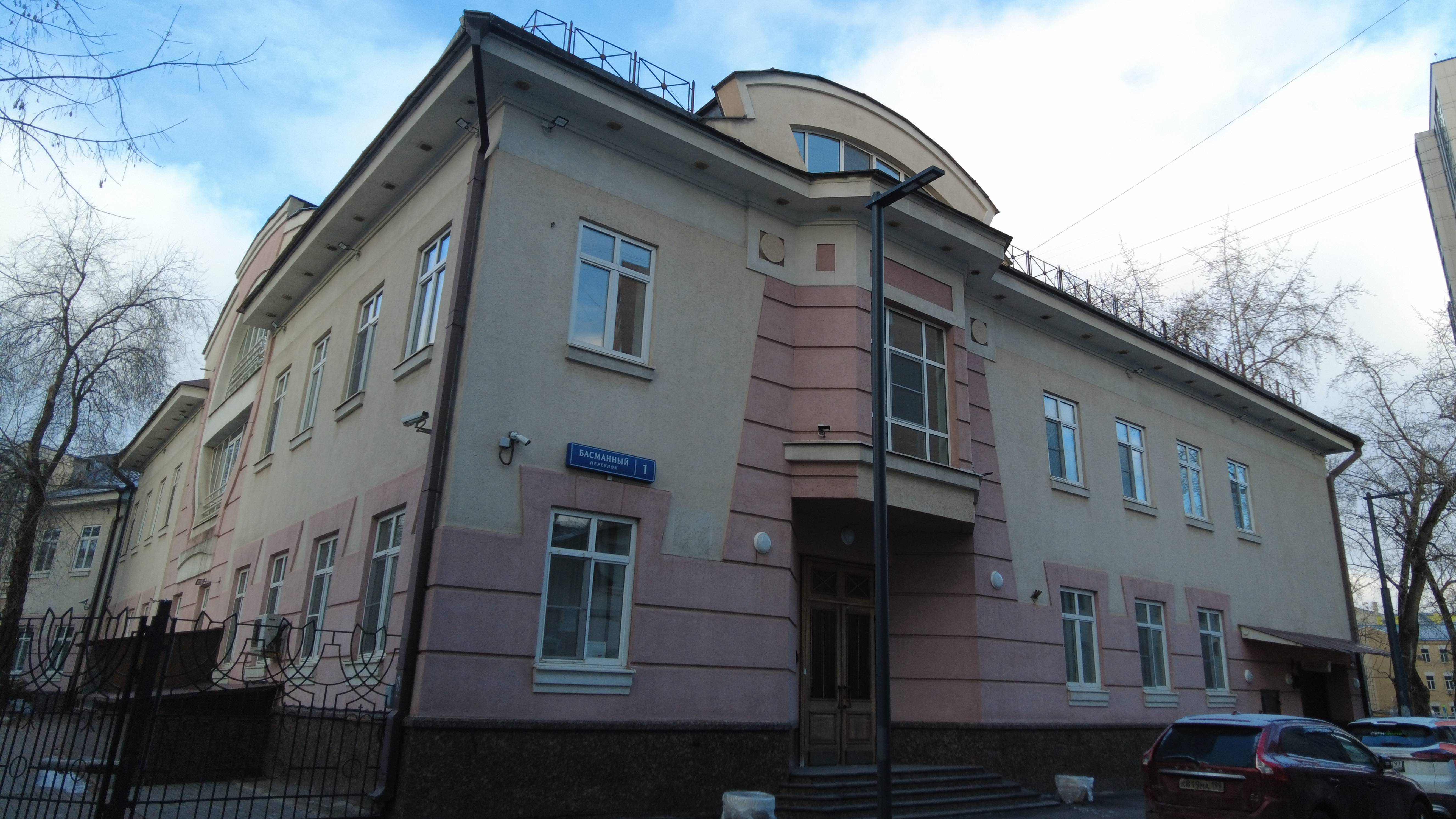 Утепление пенопластом гостиницы МПС на трёх вокзалах в 2000 году. Фасадам скоро исполнится 25 лет. смотреть онлайн