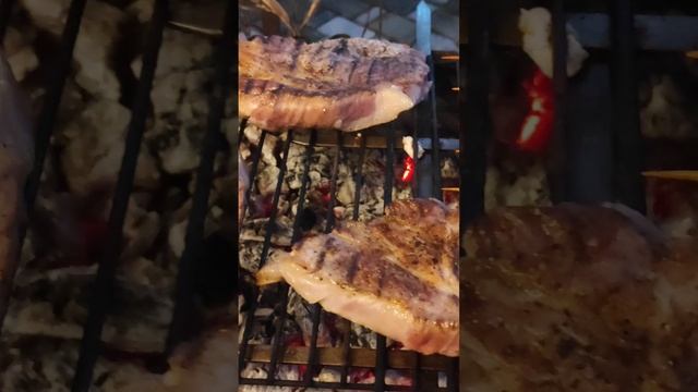 Стейки из свинины и шашлычки из индейки. Все просто, без рецепта. #Shorts смотреть онлайн