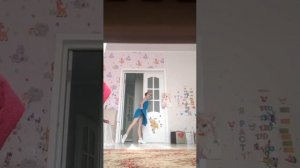 Анна Истомина тандю батман в народном танце