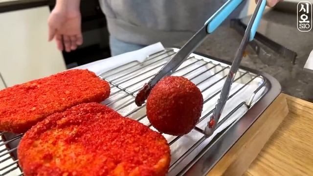 ASMR MUKBANG | 치즈 불닭볶음면 & 치토스 대왕 통 가래떡 튀김 핫도그 딸기 먹방 & 레시피 FIRE NOODLES AND Tteokbokki EATING смотреть онлайн