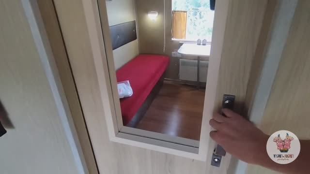 Сделал железнодорожное купе у себя на даче и объездил весь Мир!!! смотреть онлайн