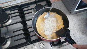 лаваш с яйцом и ветчиной