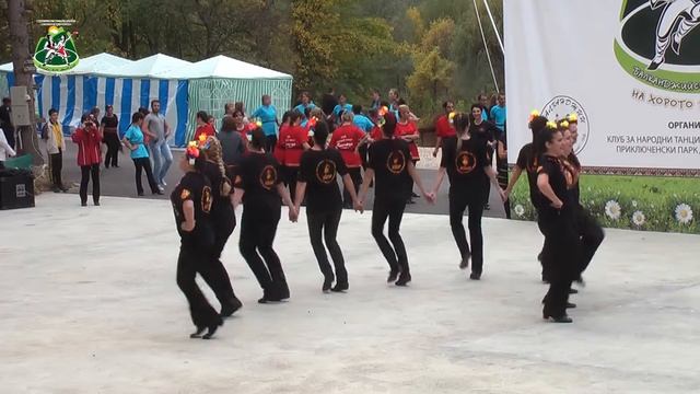 Клуб за фолклорни хора и танци "Извор" - гр. Павликени (БАЛКАНДЖИЙСКО НАДИГРАВАНЕ - 2013)_2 смотреть онлайн