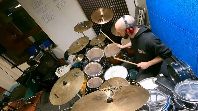 Let´s give it some Love ! || 🍁Christina Aguilera, Lil' Kim, Mya, Pink - Lady Marmalade Drumjam🍁 смотреть онлайн