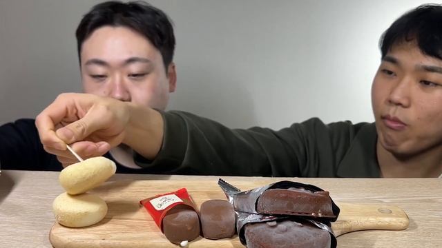 한국 인기 아이스크림 찰떡아이스 구구콘 티코 아이스크림 ASMR 먹방 : ) смотреть онлайн