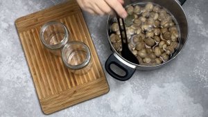 КАК ПРИГОТОВИТЬ МАРИНОВАННЫЕ ШАМПИНЬОНЫ ВКУСНЫЕ ДОМАШНИЕ? Вкусная холодная закуска из грибов на зим
