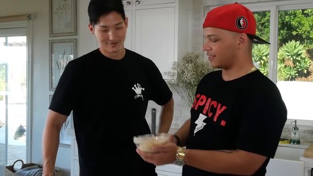 Super Spicy WAGYU STEAK?? ft. Chef Boy Lee смотреть онлайн