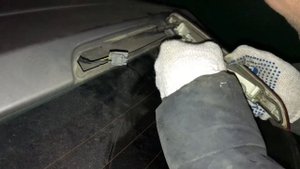 Ford Fiesta избавляемся от воды в багажнике | #замена #лампы #стопсигнала| #водавбагажнике #вода