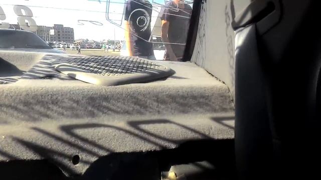 Дефбонс разбирает салон авто смотреть онлайн