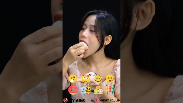 Funny Emoji Eating Show #shorts смотреть онлайн