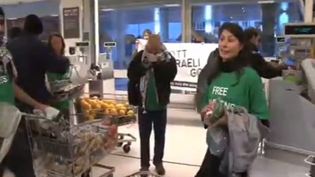 London supermarket occupied in Israel boycott смотреть онлайн