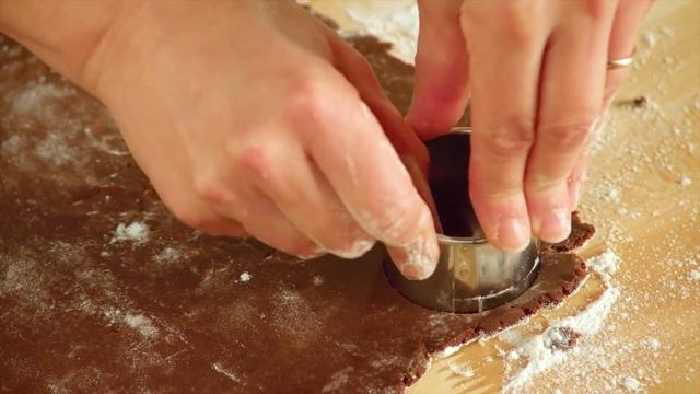 Professional Baker Teaches You How To Make OREOS! смотреть онлайн