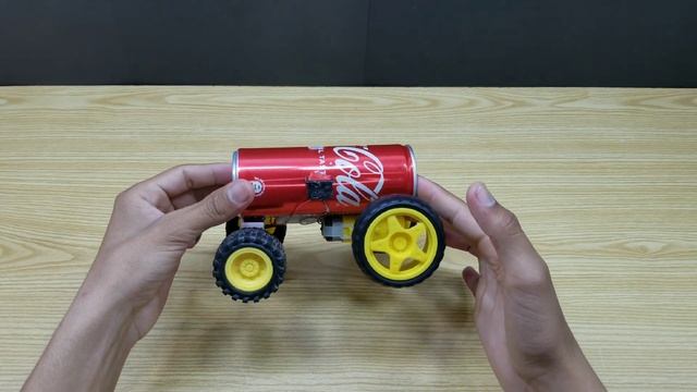 Make an Amazing RC Tractor with Soda Can | Science Project смотреть онлайн