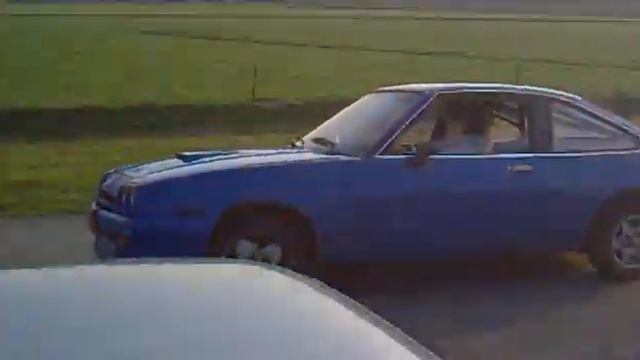 Opel Manta B drifting around E30 320i