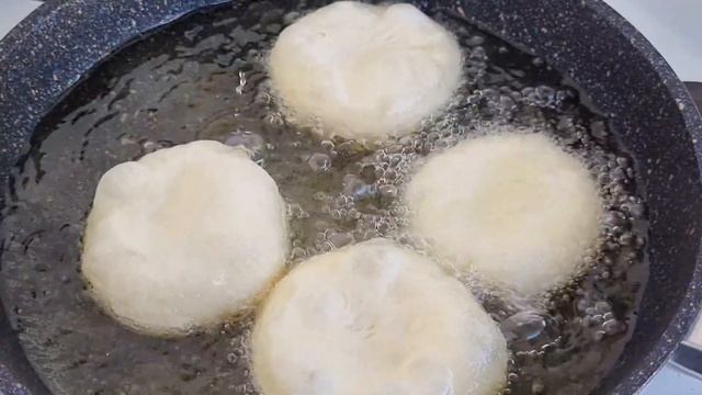 Пушистые беляши/очень вкусный и сочный смотреть онлайн