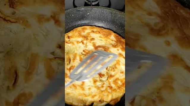 ЛУКОВЫЕ ЛЕПЕШКИ ЗА 10 МИНУТ! #вкусно #food #быстрыерецепты #вкусныерецепты #самыйвкусный