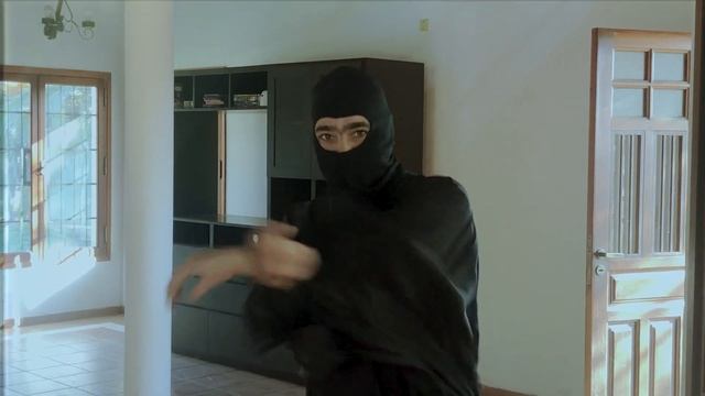 Sergio Cuello - La Apuesta feat. Solo Juan (Video Oficial) смотреть онлайн