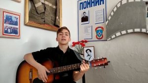 "Блики" исполняет Владимир Козлов