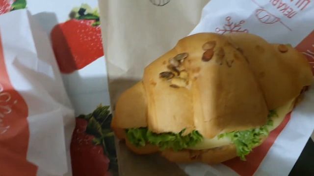 ASMR NO TALKING ОБЗОР ДОСТАВКИ КРУАССАНОВ / LVIV CROISSANTS DELIVERY / 🥐 BANANA'S WITH CHOCOLATE смотреть онлайн