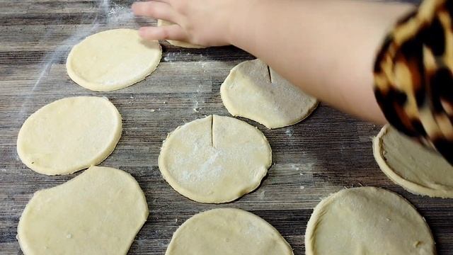 ОЧЕНЬ ВКУСНЫЕ ТАЮЩИЕ ВО РТУ ПЕЧЕНЬЕ «РАКУШКИ». ДАВАЙ ПОПРОБУЮ. смотреть онлайн