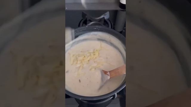 KAŞARLI & BEŞAMEL SOSLU PATATES 🥔 #yemektarifleri #youtubeshorts #youtube #yemek #pastatarifleri смотреть онлайн