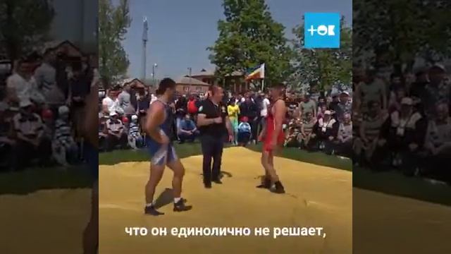 Une maman frappe un boxeur pendant un match смотреть онлайн