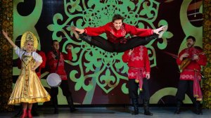 Народный шоу-ансамбль солистов