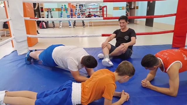 ТАК БОКСЁРАМ УБИВАЮТ ПРЕСС  Заруба Боксёров Из-за ШАУРМЫ?